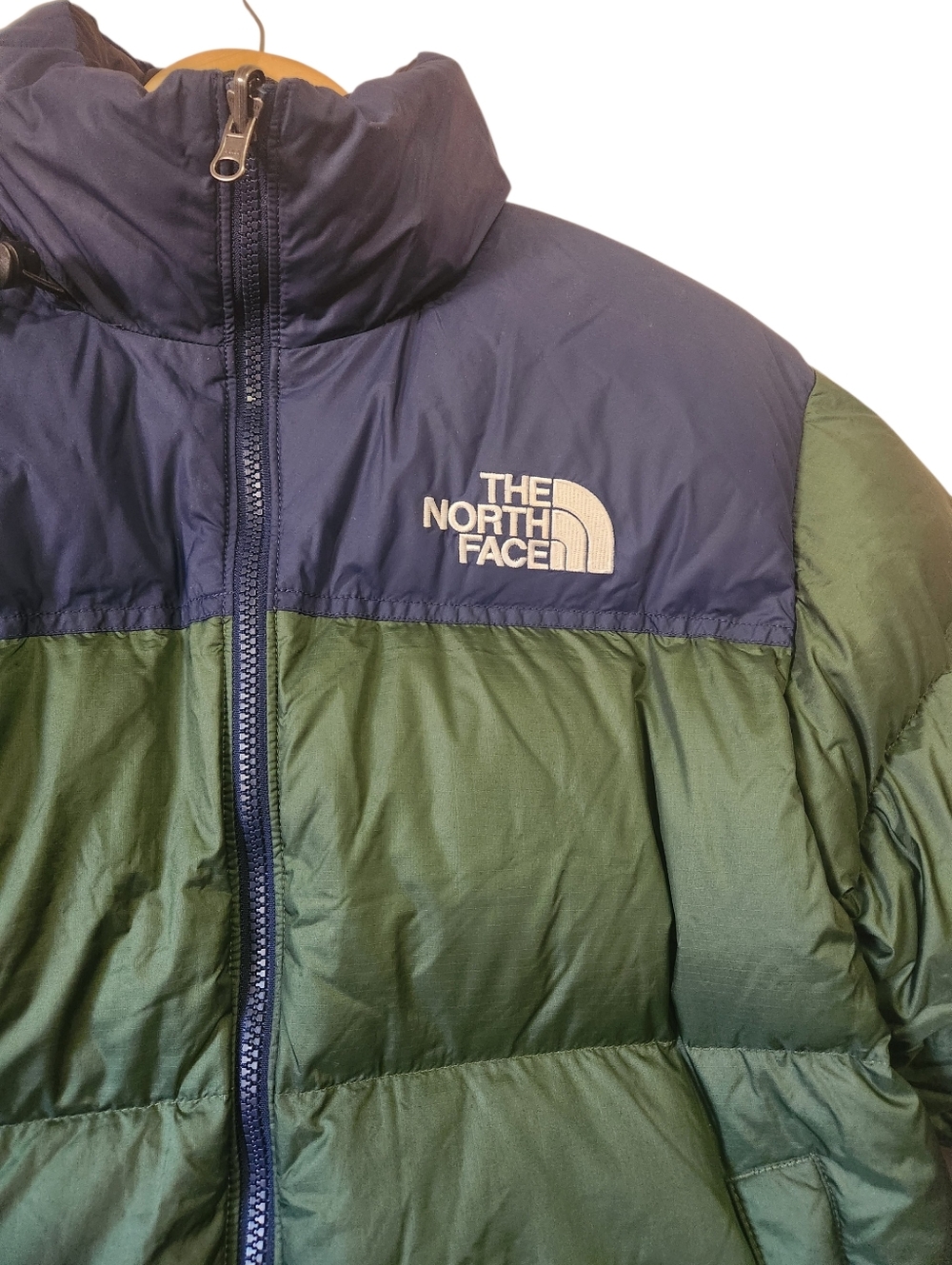 The North Face 1996 Retro Nuptse Jacket Pin Needle Green/Summit Navy Size M EUC - Picture 2 of 11